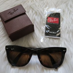 Ray-Ban Foldable Wayfarer Sunglasses